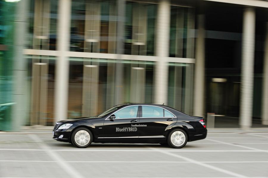  Mercedes-Benz S400 BlueHYBRID 2009 года  (фото 9 из 12)